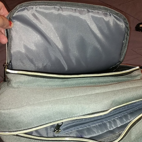 Man Er Wei Backpack with Laptop Pocket - Picture 10 of 14